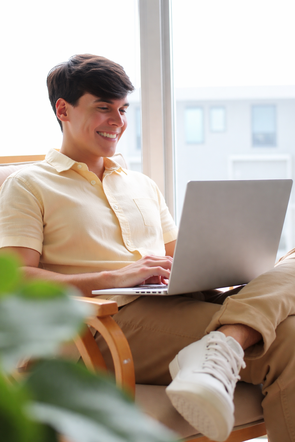 Pessoa em atendimento psicológico online
